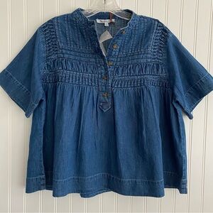 Solitaire short sleeve, blue denim top SIZE SMALL